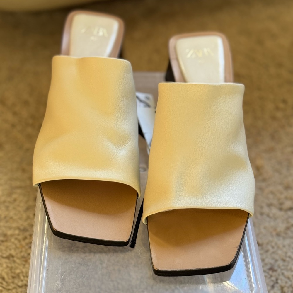 Zara NWT Women's White Slide Sandals